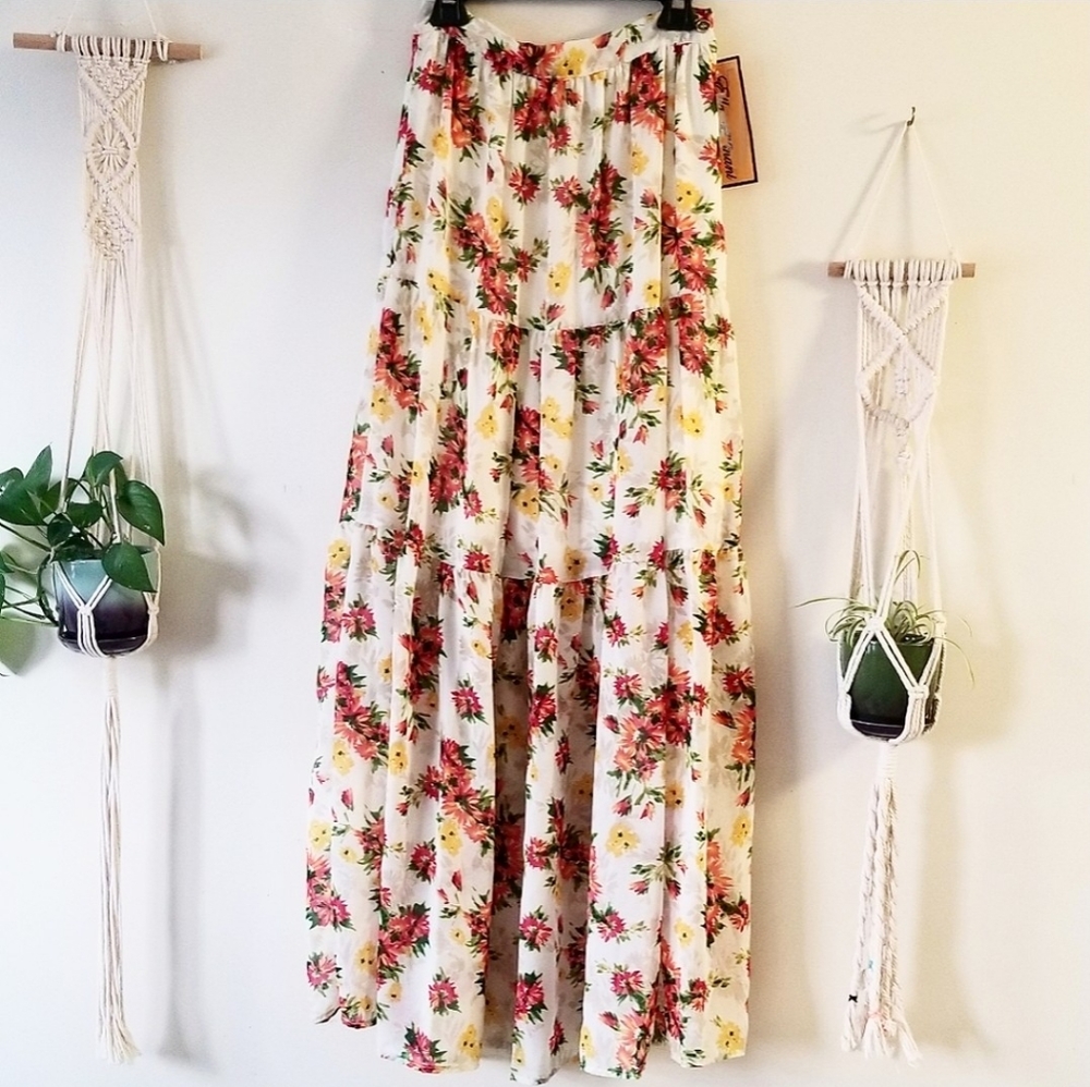 NWT Ladies floral maxi skirt